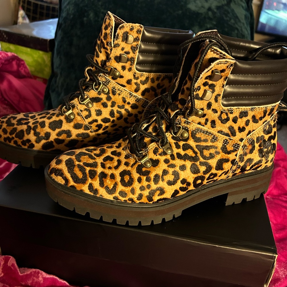 Like new! Pony hair Timberland lug sole boots.
